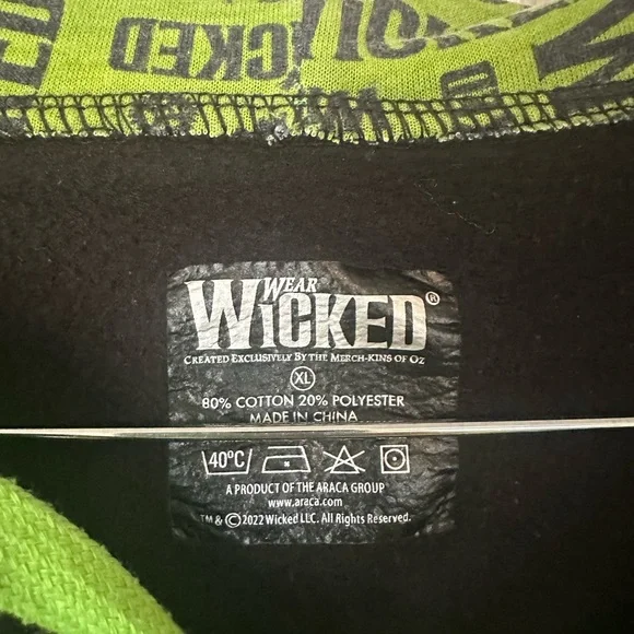 WICKED Musical Full Zip Embroidered Hoodie Size XL Green Black - Picture 3 of 10